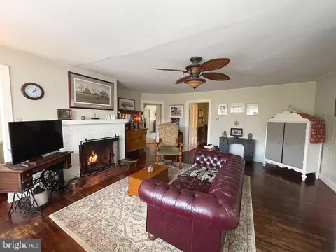 Living - 629 Cope Rd, Kennett Square, PA 19348 photo 1 of 4