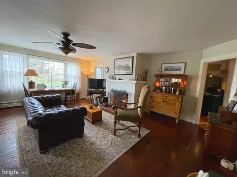 Living - 629 Cope Rd, Kennett Square, PA 19348 photo 3 of 4