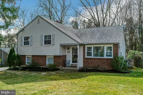 1322 Dunsinane Dr, West Chester, PA 19380