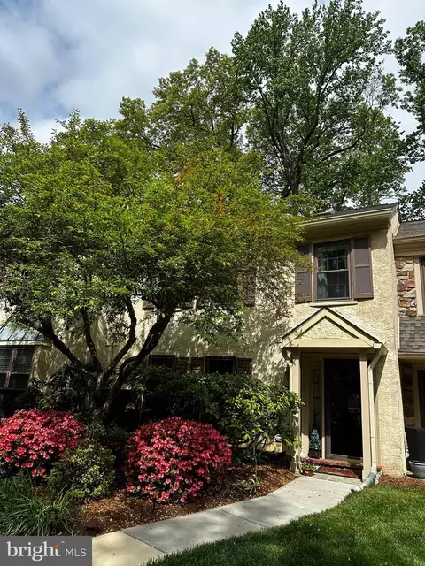 902 Weatherstone Dr, Paoli, PA 19301