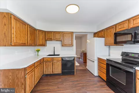 Kitchen - 7 Painters Ln, Chesterbrook, PA 19087 photo 4 of 5