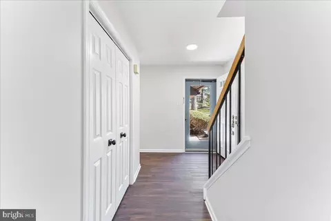 Entry Way - 7 Painters Ln, Chesterbrook, PA 19087 photo 2 of 4