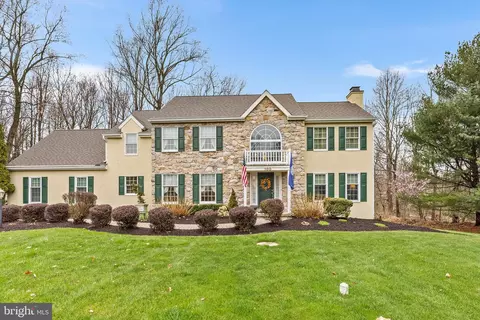 100 Great Oak Dr, Downingtown, PA 19335