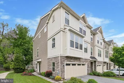 26 Treyburn Dr, Paoli, PA 19301