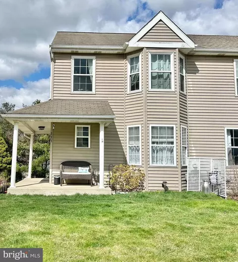 233 Thia Ct, Coatesville, PA 19320