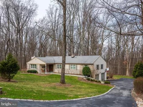 150 Forge Mountain Dr, Valley Forge, PA 19481