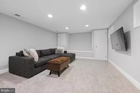 Living - 436 W Valley Rd, Wayne, PA 19087 photo 6 of 6