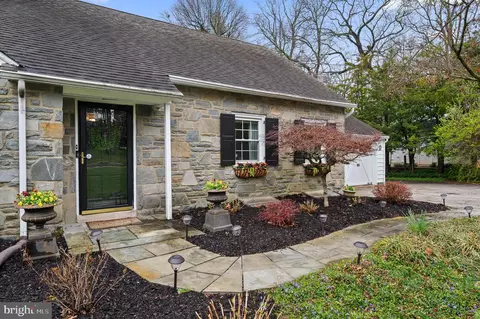 Exterior - 436 W Valley Rd, Wayne, PA 19087 photo 5 of 12