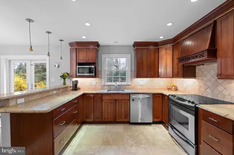 Kitchen - 436 W Valley Rd, Wayne, PA 19087 photo 3 of 5