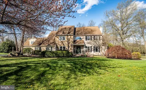 24 Heron Hill Dr, Downingtown, PA 19335