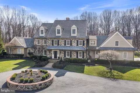 3 Bittersweet Dr, West Chester, PA 19382