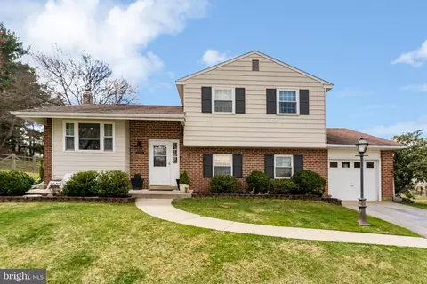 107 Lakeview Dr, Exton, PA 19341