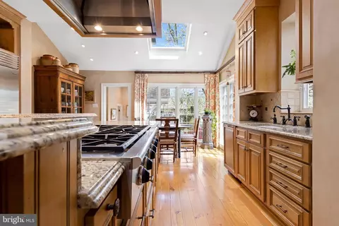 Kitchen - 35 Deepdale Rd, Wayne, PA 19087 photo 5 of 9