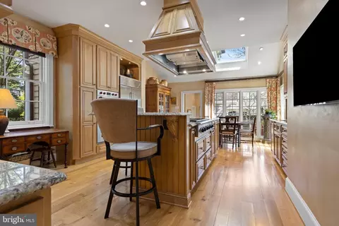 Kitchen - 35 Deepdale Rd, Wayne, PA 19087 photo 4 of 9