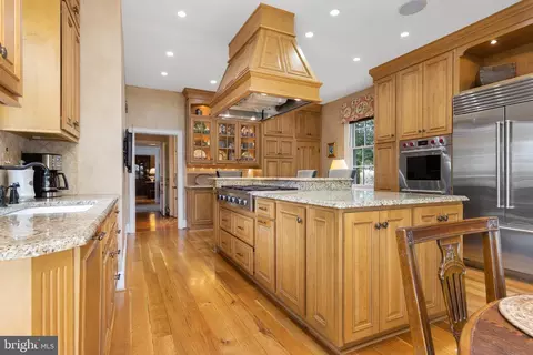 Kitchen - 35 Deepdale Rd, Wayne, PA 19087 photo 8 of 9