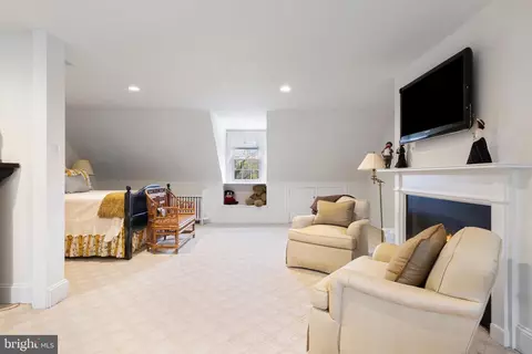 Living - 35 Deepdale Rd, Wayne, PA 19087 photo 9 of 9