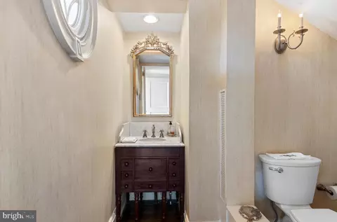 Bath - 35 Deepdale Rd, Wayne, PA 19087 photo 1 of 10