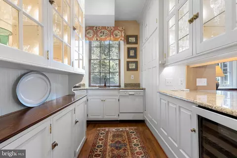 Kitchen - 35 Deepdale Rd, Wayne, PA 19087 photo 2 of 9