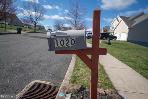 1020 Cedar Ridge Dr, Pottstown, PA 19465