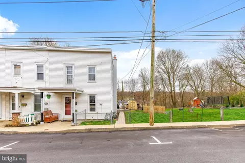 422 4th Ave, Parkesburg, PA 19365