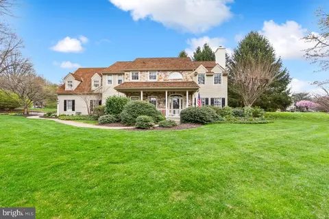 698 Farmstead Dr, West Chester, PA 19382