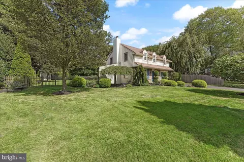93 Homestead Rd, Wayne, PA 19087