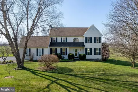 318 Autumn Hill Dr, Oxford, PA 19363