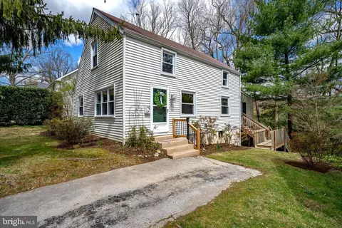 53 Midland Ave, Berwyn, PA 19312