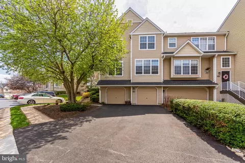 433 Lake George Cir, West Chester, PA 19382