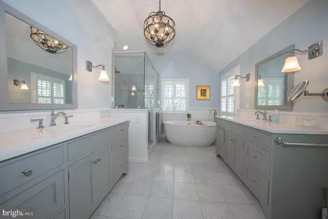 Bath - 938 Ivycroft Rd, Wayne, PA 19087 photo 3 of 9