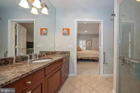 Bath - 938 Ivycroft Rd, Wayne, PA 19087 photo 2 of 9