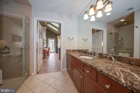Bath - 938 Ivycroft Rd, Wayne, PA 19087 photo 1 of 9