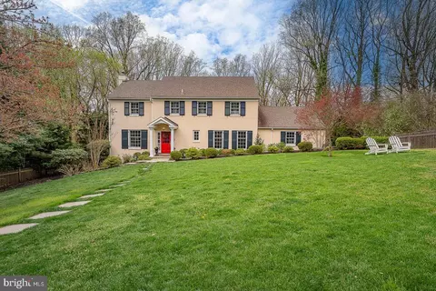 Exterior - 938 Ivycroft Rd, Wayne, PA 19087 photo 2 of 15