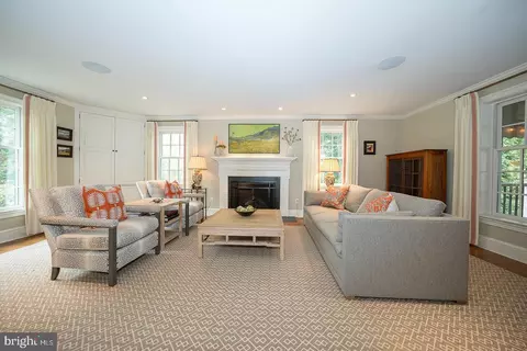 Living - 938 Ivycroft Rd, Wayne, PA 19087 photo 3 of 9