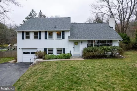 Exterior - 632 Wallace Dr, Wayne, PA 19087 photo 3 of 8