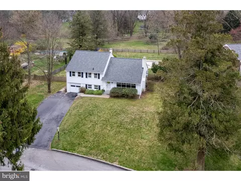 Exterior - 632 Wallace Dr, Wayne, PA 19087 photo 4 of 8