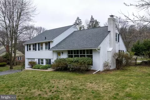 Exterior - 632 Wallace Dr, Wayne, PA 19087 photo 2 of 8
