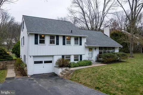 632 Wallace Dr, Wayne, PA 19087