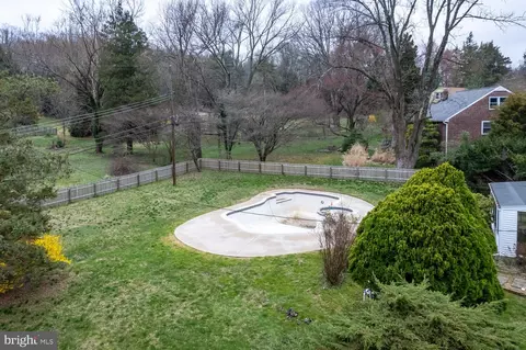 Exterior - 632 Wallace Dr, Wayne, PA 19087 photo 7 of 8