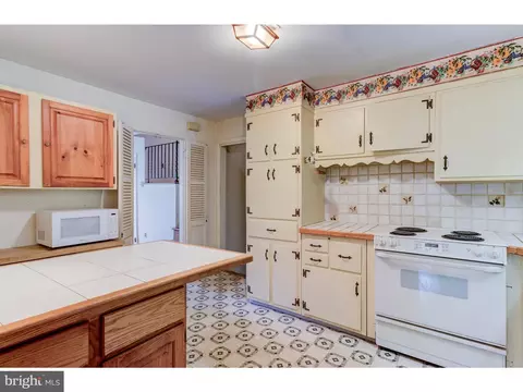 Kitchen - 632 Wallace Dr, Wayne, PA 19087 photo 3 of 3