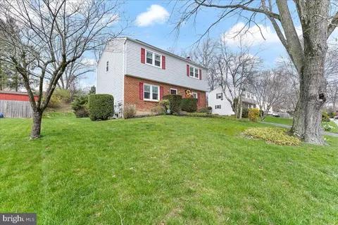 826 Halvorsen Dr, West Chester, PA 19382