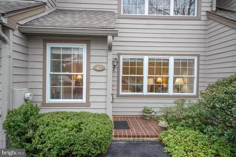 47 Manchester Ct, Berwyn, PA 19312