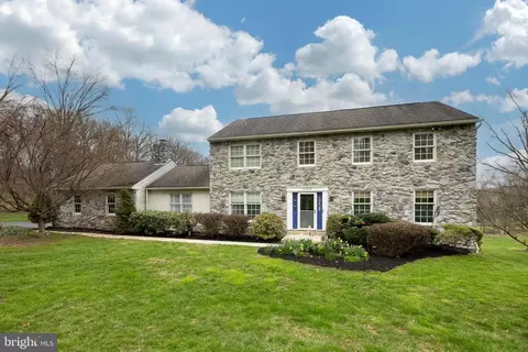 1009 Meadow Crest Dr, Phoenixville, PA 19460