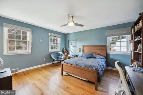 Bedroom - 1160 Thomas Rd, Wayne, PA 19087 photo 5 of 7