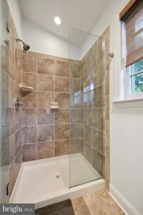 Bath - 1160 Thomas Rd, Wayne, PA 19087 photo 1 of 4
