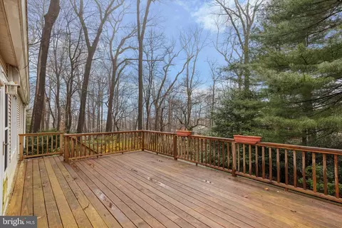 Exterior - 671 Davis Ln, Wayne, PA 19087 photo 4 of 7
