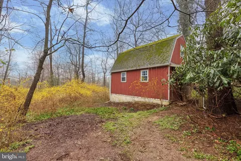 Exterior - 671 Davis Ln, Wayne, PA 19087 photo 7 of 7