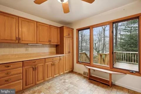 Kitchen - 671 Davis Ln, Wayne, PA 19087 photo 2 of 3