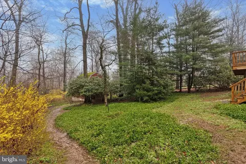 Exterior - 671 Davis Ln, Wayne, PA 19087 photo 6 of 7