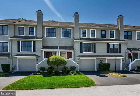 704 Radcliffe Ct, Newtown Square, PA 19073